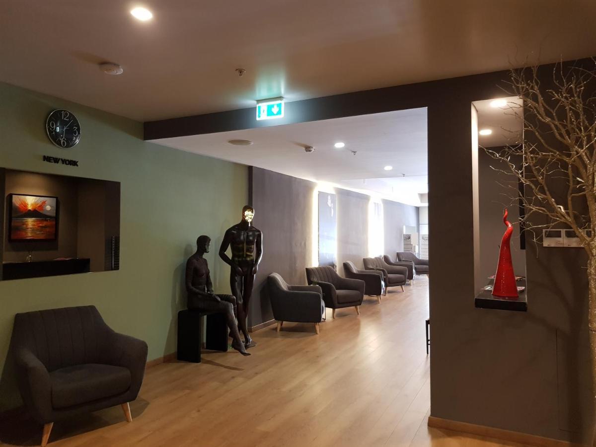 Hotel Europa Art Caserta Bagian luar foto